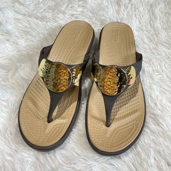 CROCS Shoes - Crocs Gold Plated Thong Brown Sandals
